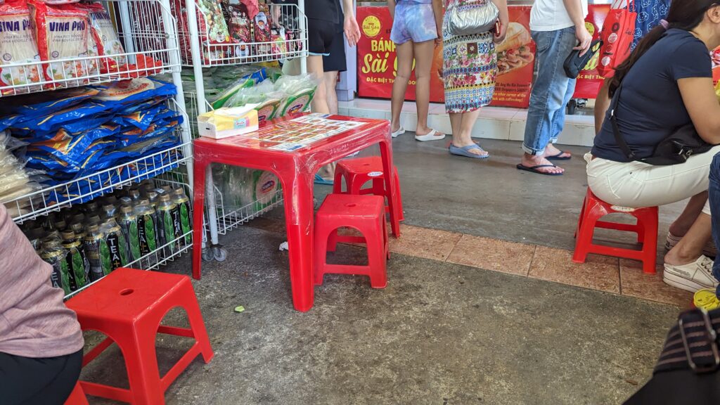 Featured image of Banh Mi Saigon's dining area