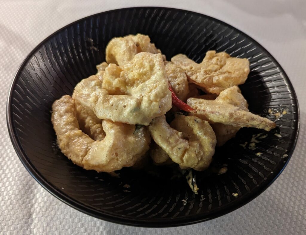 Featured image of Jumbo Seafood's Shelled Prawns Fried with Golden Salted Egg