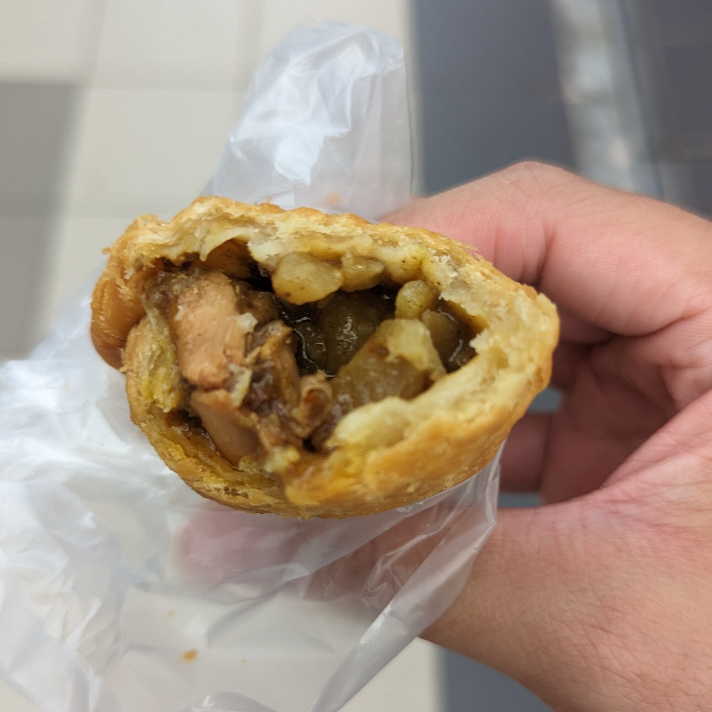 Featured image of Lagoon Curry Puff's Curry Puff